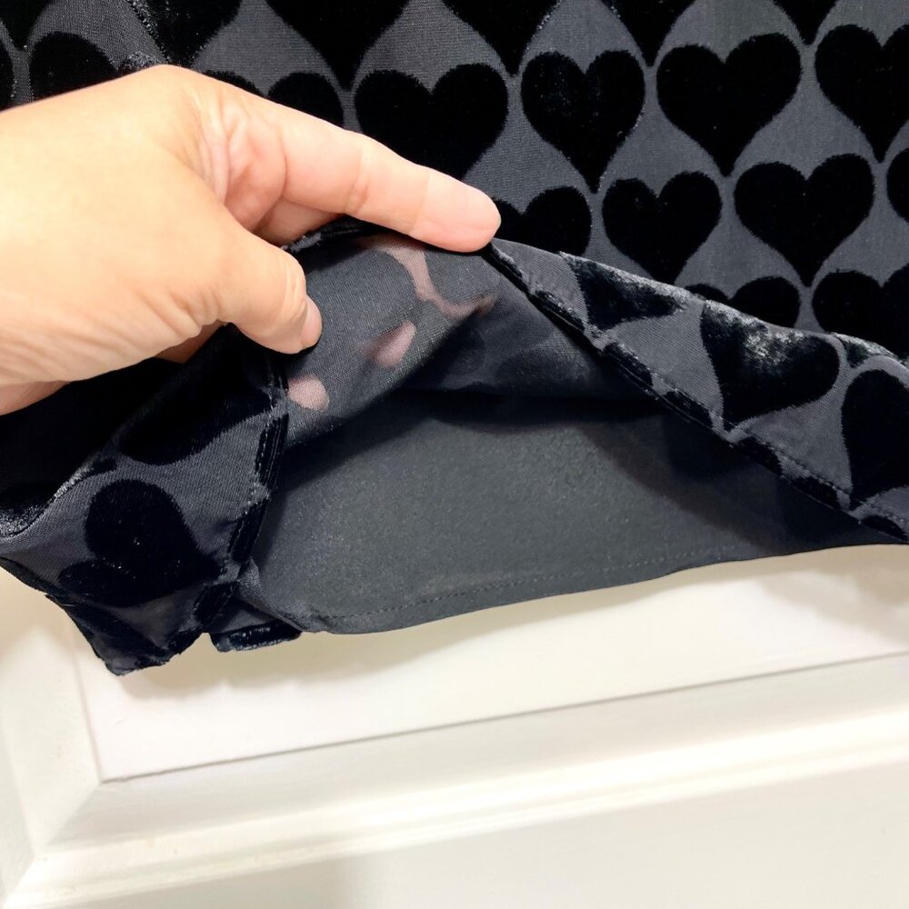 Talbots Heart Print Velvet Blouson Top in Black Size Mp - Picture 7 of 13